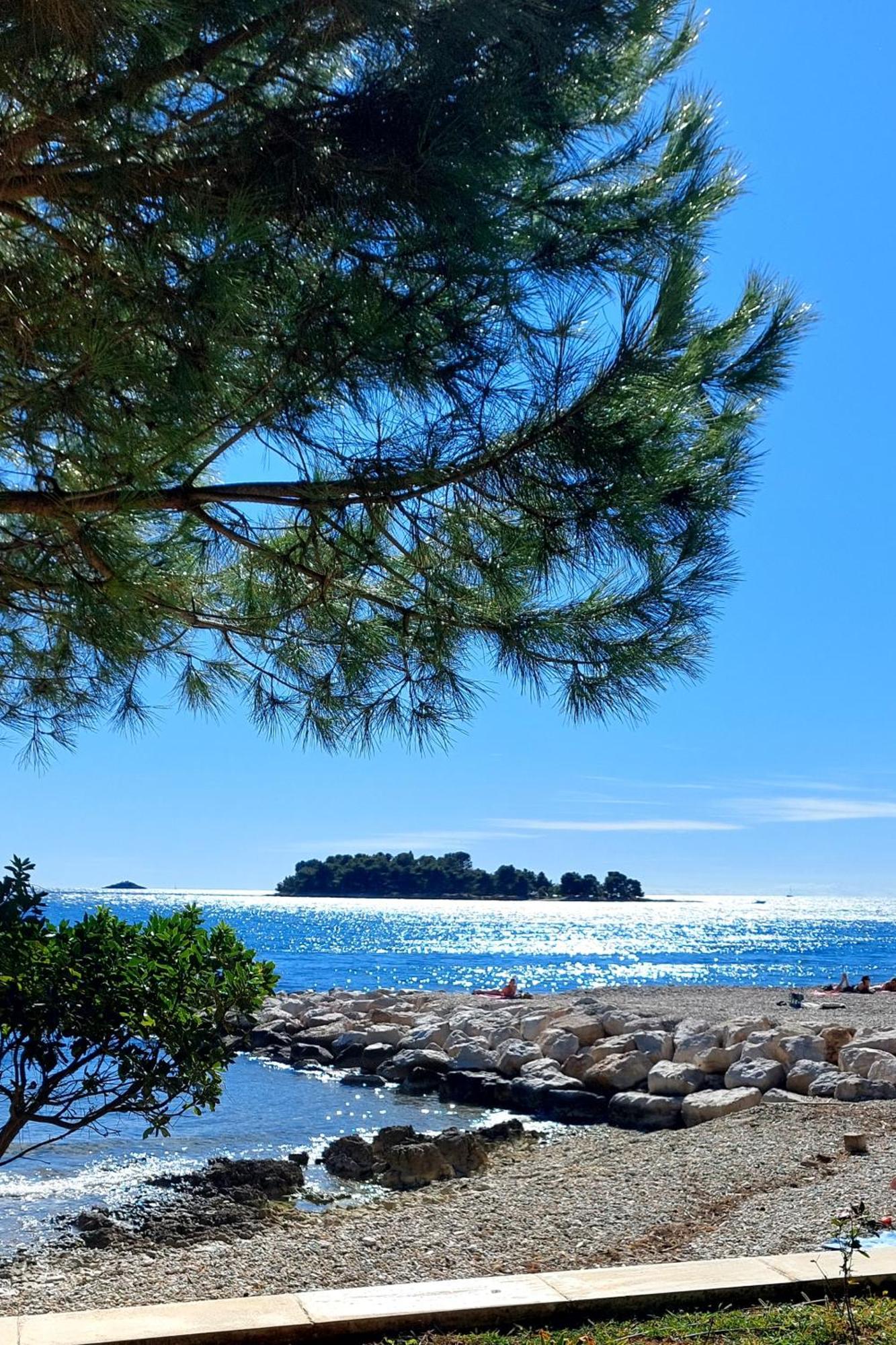 Family Zrnka S Parkingom, Romobilima I Biciklima Rovinj